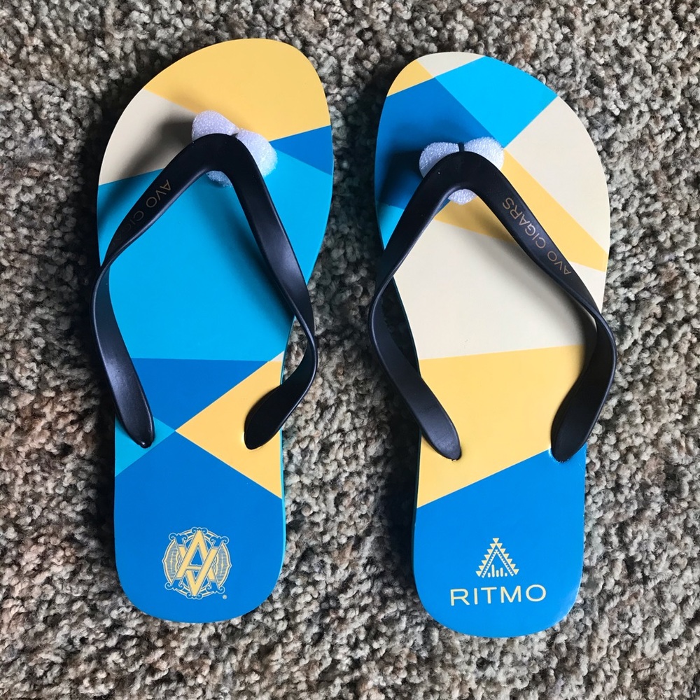 Men’s Avo Cigar Flipflops NWOT